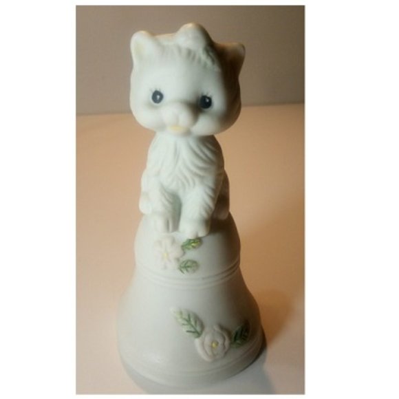 Cute Kitty Bell - White with light pink flowers & light green leaves - Picture 1 of 7